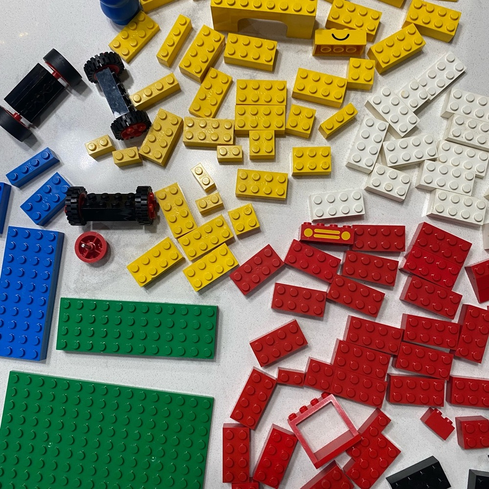 Vintage Lego tote and Lego piece lot from 1990’s - Picture 11 of 15